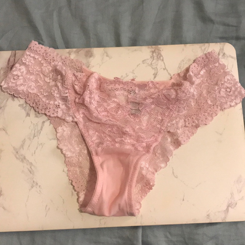NWOT vintage Victoria’s Secret laced cheeky underwear